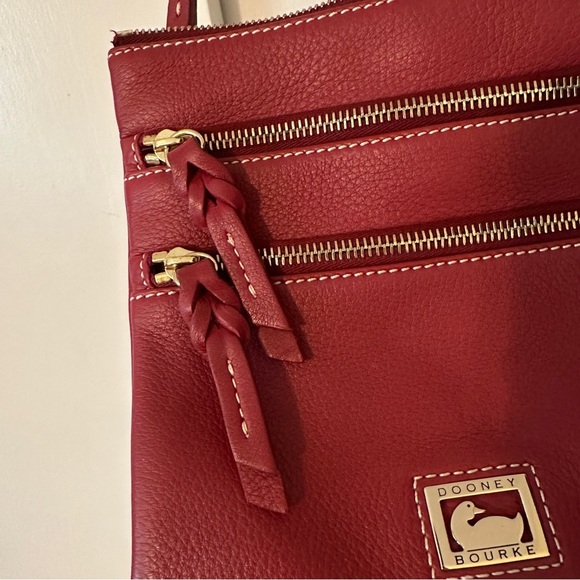 Red leather pebble Triple Zip Crossbody Dooney & Bourke bag with gold hardware - Picture 8 of 8